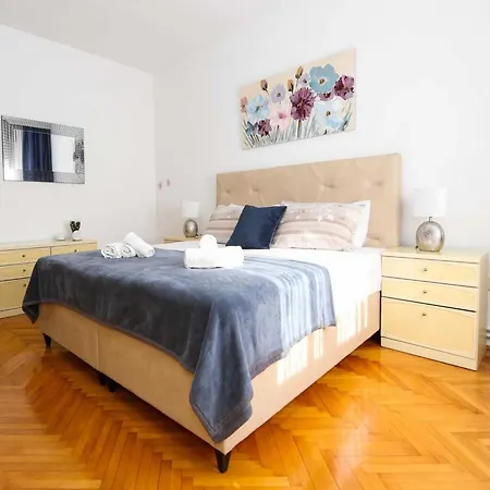 Daire Kosor - Three Bedroom With Terrace And Sea View Kastela