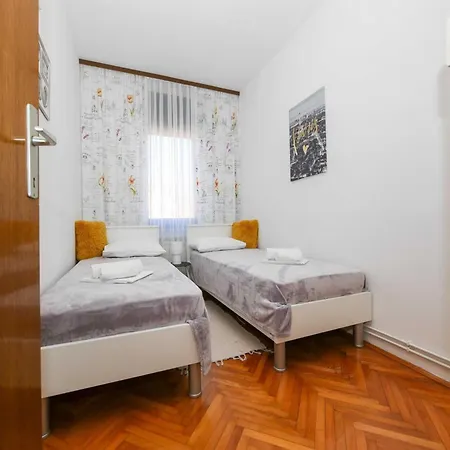 Kosor - Three Bedroom With Terrace And Sea View Daire Kastela
