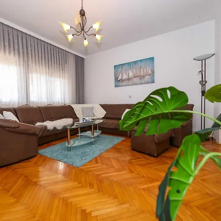 Kosor - Three Bedroom With Terrace And Sea View Daire *