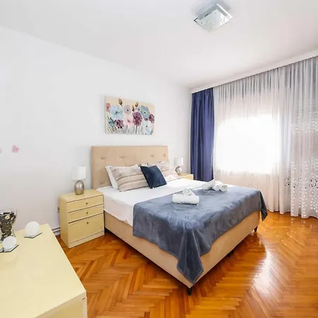 Kosor - Three Bedroom With Terrace And Sea View Daire Kastela